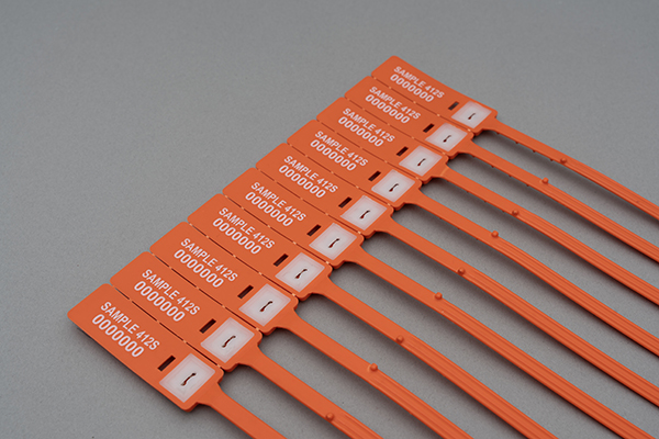gp412 pull-up seal with metal insert